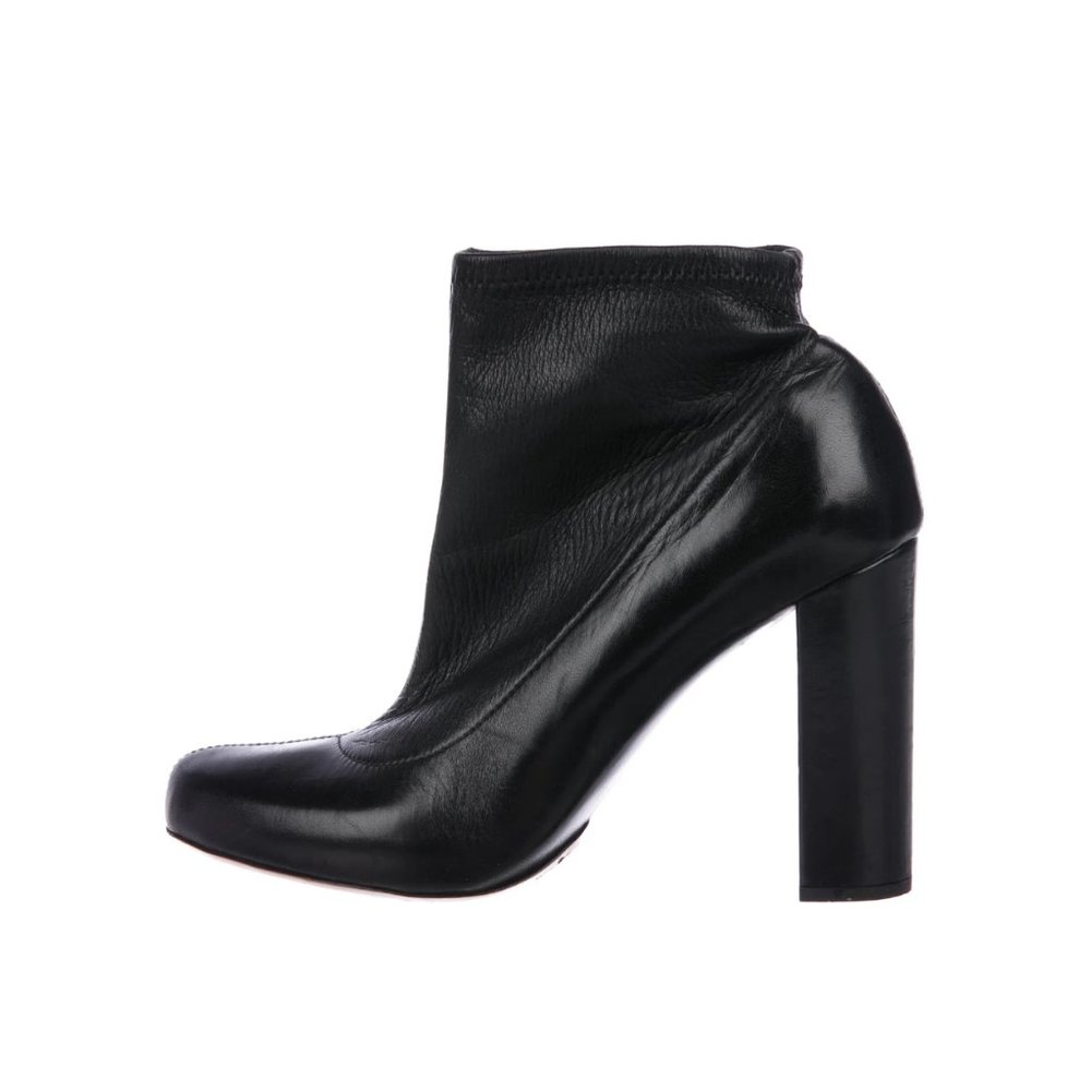 Chloe Black Leather Heeled Booties